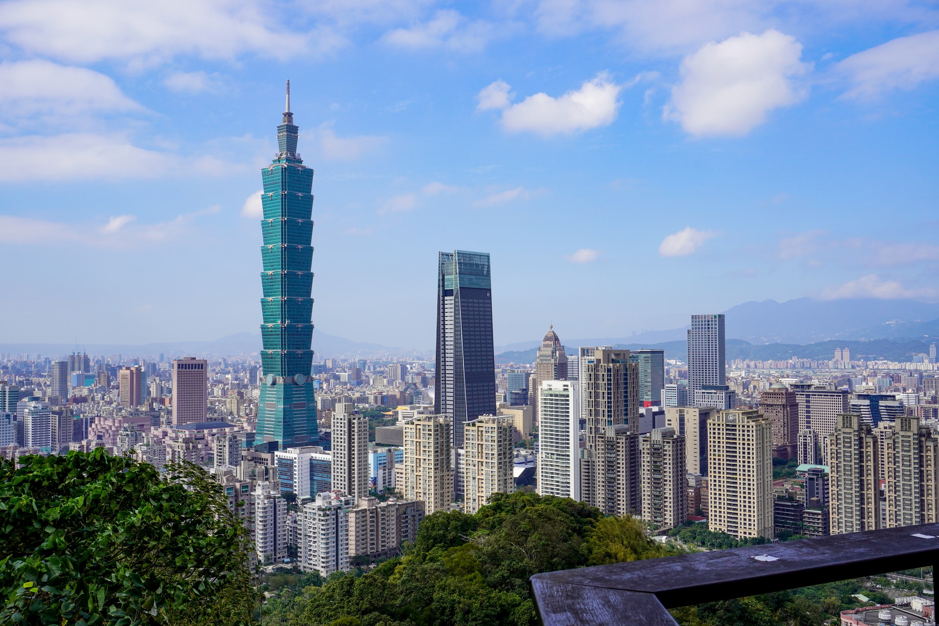 Taipei Skyline by Frolda